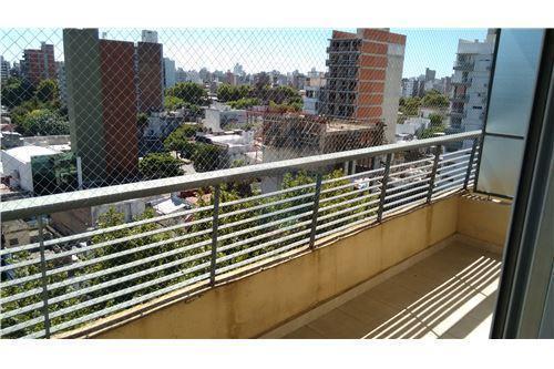 DEPARTAMENTO DE TRES DORMITORIOS CON BALCON EN ELE