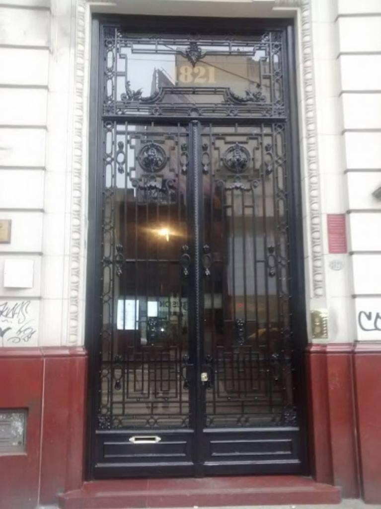 Santa Fe y Callao Edificio frances en esquina