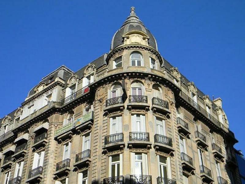 Santa Fe y Callao Edificio frances en esquina