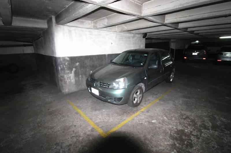 VENTA EXCELENTE COCHERA Bulnes 1900 Barrio Norte