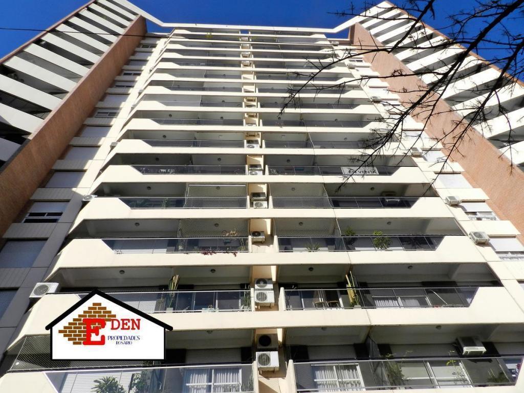 Cochera doble en venta Italia y Cerrito | Calidad Ulanovsky | Edificio Excelsia