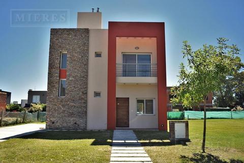 Casa en alquiler Barrio Privado Los Olivares
