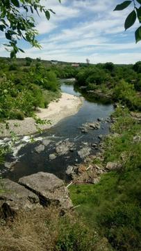 Inversores Calamuchita. Hectárea sobre río para desarrollo