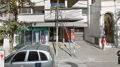 vendo cochera amplia en Gral paz 288 , muy cerca de tribunales con alquiler