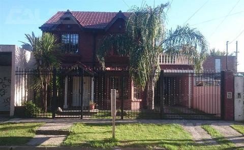 Excelente chalet de 4 ambientes a sólo 4 cuadras de Av. Sarmiento