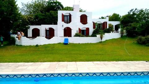 Villa Del Dique Casa para 5/8 Personas con Pileta frente al Lago, por día o temporada
