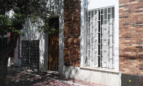 ALQUILO AMPLIA CASA 2 POSIBILIDAD DE 3 DORM EN Bº PUEYRREDON!!! $8500