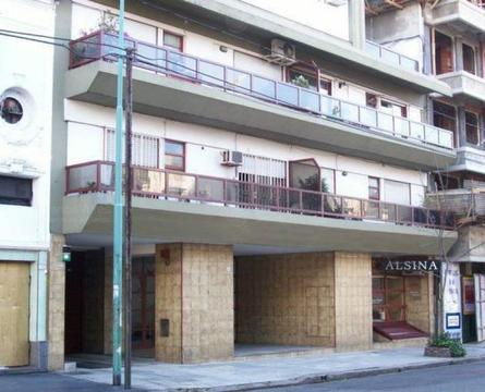 Cochera cubierta en pleno , buena maniobra