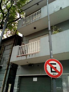 Se trata de un amplio 3 ambientes al frente con 2 balcones