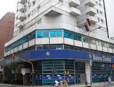 Uruguay 300 y Av Corrientes Excelente Cochera muy amplia en Venta