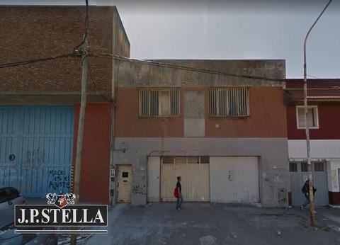 Depósito / Galpón Industrial de Losa 650 m² Cubiertos en 2 Plantas sobre Lote 10 x 33 San Justo