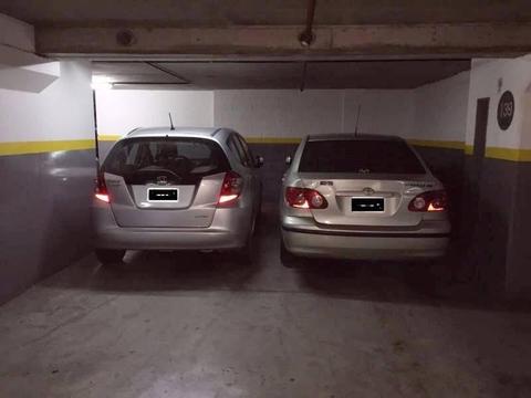 Cochera cubierta edificio zona Torres de Abasto portón de entrada eléctrico doble cochera Muy Comoda 2 Subs