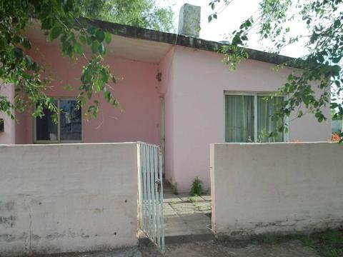 VENDO CASA EN URIBURU