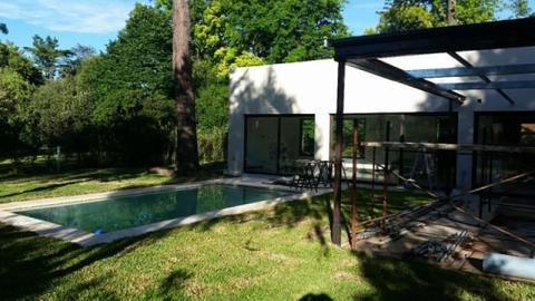 Venta casa a estrenar en una planta Highlan Park Country Club