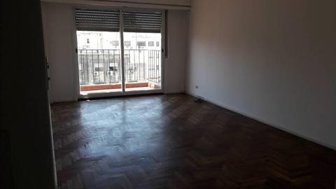 DEPARTAMENTO DE 3 AMBIENTES CON BALCON A LA VENTA. ZONA