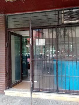 LOCAL EN VENTA EN CALLE LAMADRID AL 2500