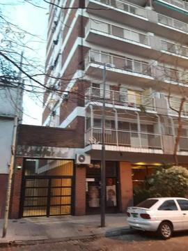 DELGADO 600  COCHERA FIJA Y CUBIERTA!