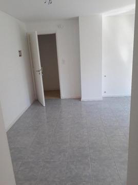 Departamento en Venta. 2 Amb. 1 Dor. 44 M2 Cub. Dpto de 2 amb a estrenar, 2 baños, a mts del mar