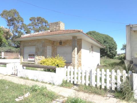 Chalet en Venta. 3 Amb. 2 Dor. 55 M2 Cub. Vende