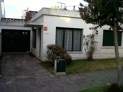 Lote en Venta. 3 Amb. 2 Dor. 167 M2. CASA/LOTE, 3 AMB.ZONA HPC IDEAL PARA REFUNCIONALIZAR