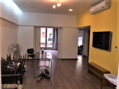 Excepcional S/Piso 4 amb al frente Apto Profesional reciclado a nuevo ideal consultorio, uso comercial, etc