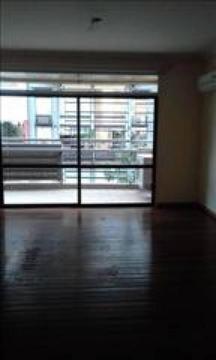 Piso de 4 ambientes con dependencia, balcon terraza y cochera