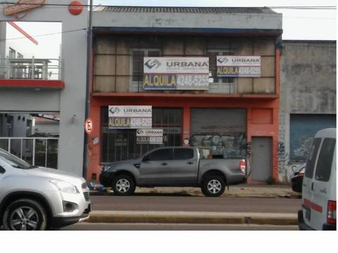 Alquila Local con planta libre, oficinas en Remedios de Escalada . Excelente zona comercial