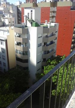 Alquiler p/ Estudiante 2 ambientes c/ balcon a la calle en Macrocentro!!
