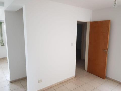 Departamento en Alquiler. 3 Amb. 2 Dor. 70 M2. 70 M2 Cub. Departamento 2 Dormitorios en complejo Cerrado