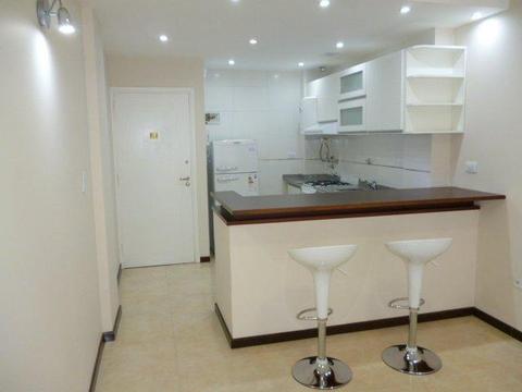 Departamento en Venta. 2 Amb. 1 Dor. 1 M2. Reciclado, con balcón