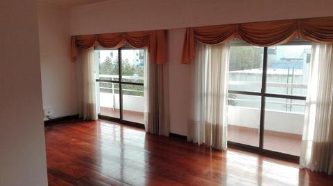 Semipiso en Alquiler. 4 Amb. 3 Dor. 110 M2. 95 M2 Cub. Semipiso 4 ambientes con cochera