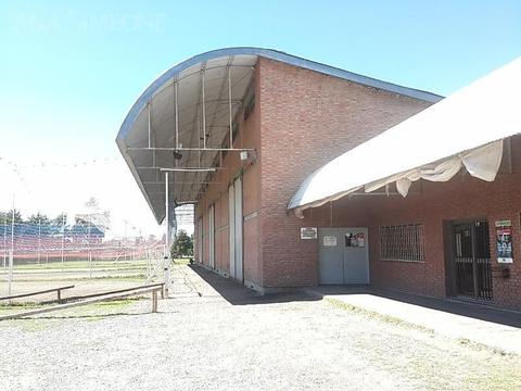 Excelente Nave Industrial de 825 m2 ubicada sobre un terreno de 8700 m2 en