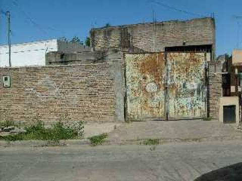 GALPON SOBRE AMPLIO LOTE