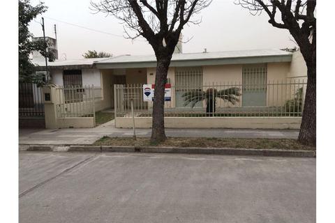 SE VENDE HERMOSA CASA 3 DORMITORIOS