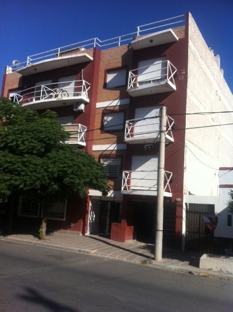 Alquilo Departamento 1 Dormitorio con cochera y balcon Juan XXIII e Illia Neuquen