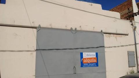 Alquilo depósito con oficinas