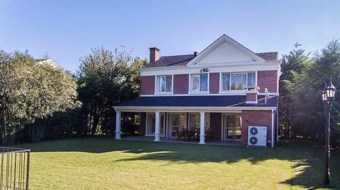 Excelente casa La Lomada a mts de panamericana. se vende con muebles