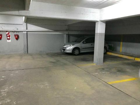 Cochera en venta en  Centro